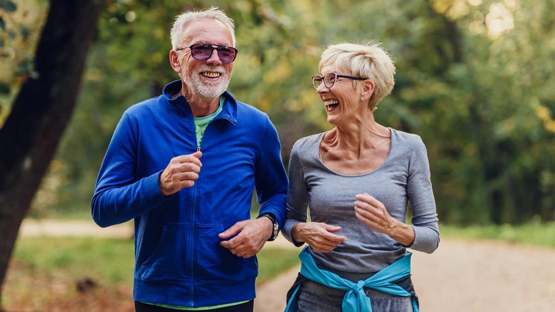happy-couple-jogging